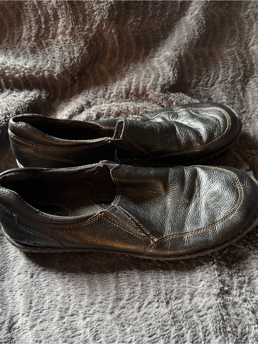 Women’s Black Slip-On Leather Loafers — Casual Comfort